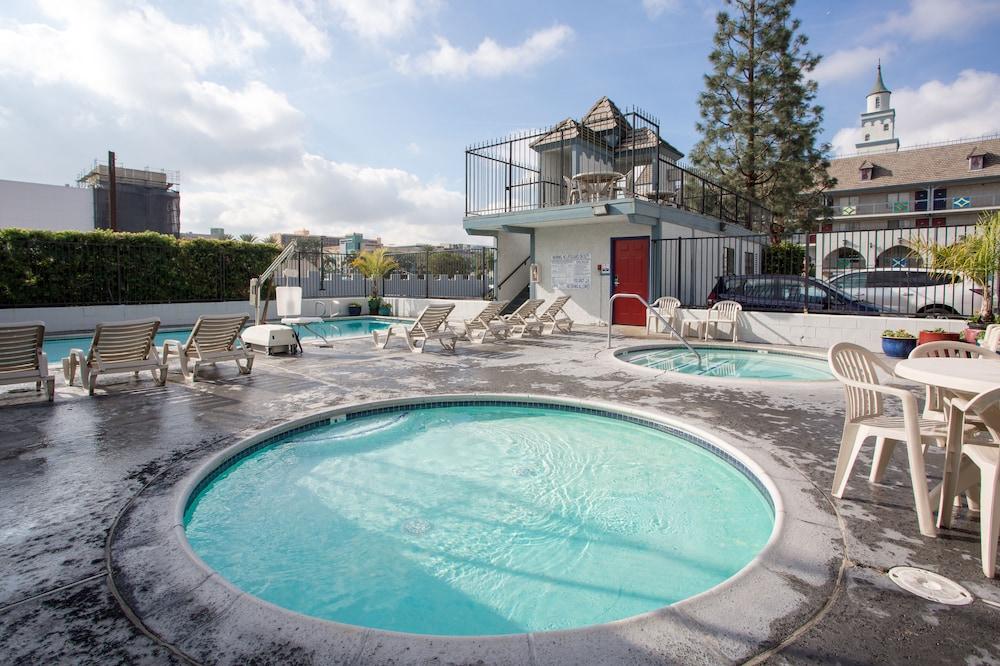 Castle Inn&Suites Anaheim Exterior foto