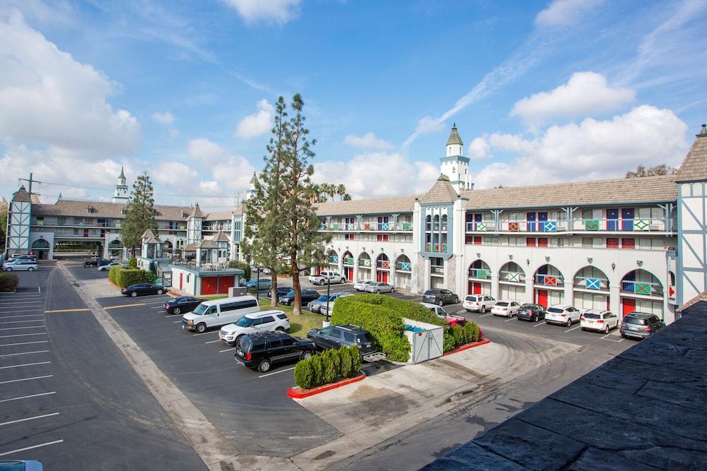 Castle Inn&Suites Anaheim Exterior foto