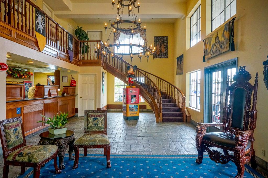 Castle Inn&Suites Anaheim Exterior foto