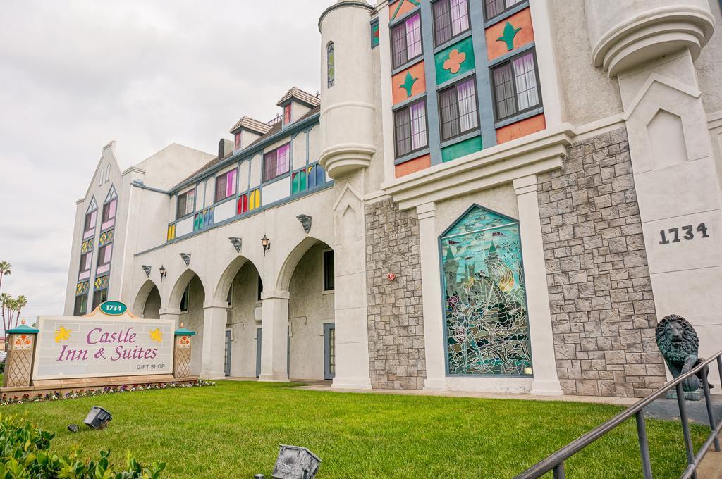 Castle Inn&Suites Anaheim Exterior foto